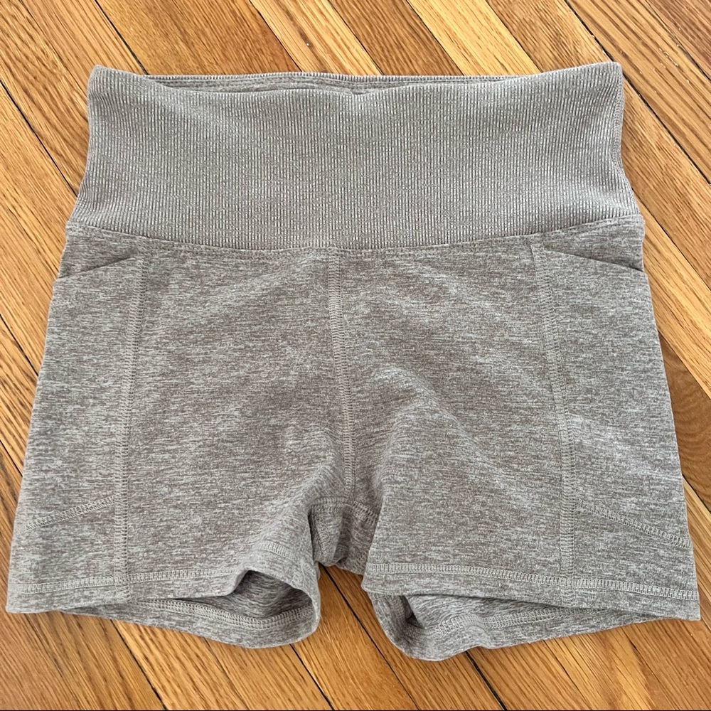 Zobha Baileu shorts small